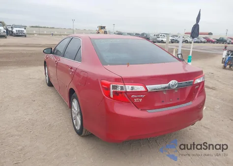 2013 Toyota Camry Xle z USA, uszkodzony, nr VIN 4T4BF1FK4DR277806